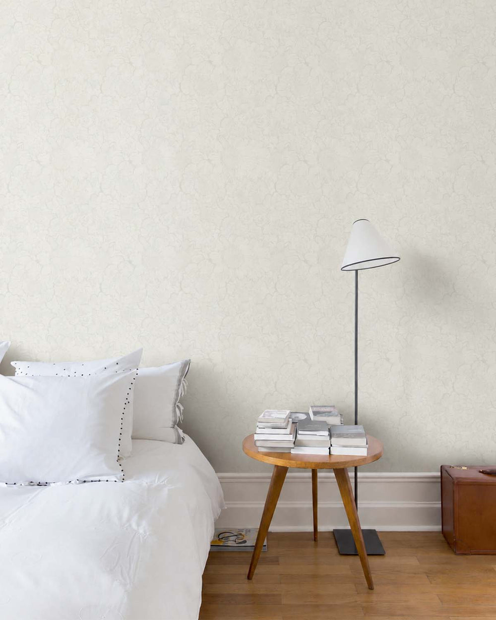 Beige Stylish Sketched Floral Wallpaper R8000