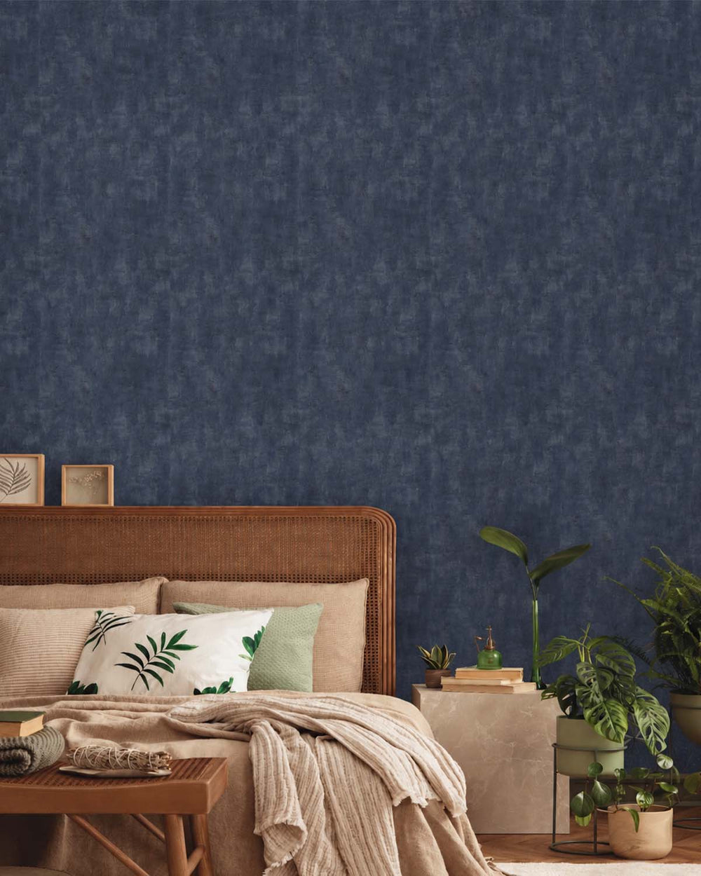 Dark Blue Plain Textured Wallpaper R8211