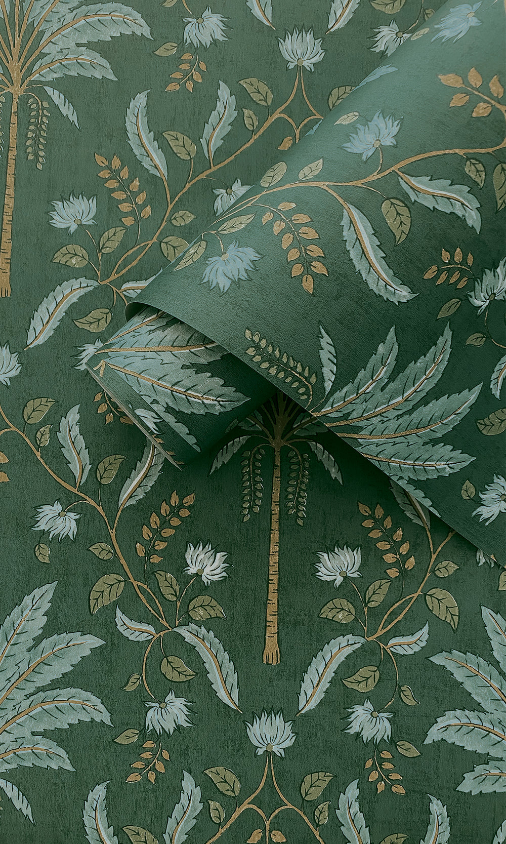 Green Trellis and Focal Palm Trees Wallpaper R9591