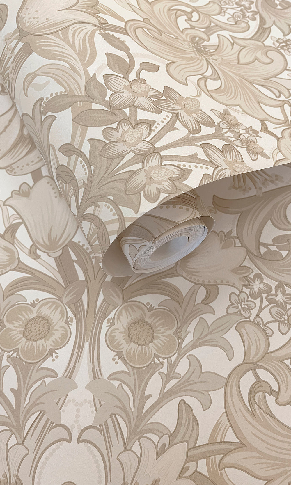 Neutral Elegant Floral Damask Wallpaper R9636