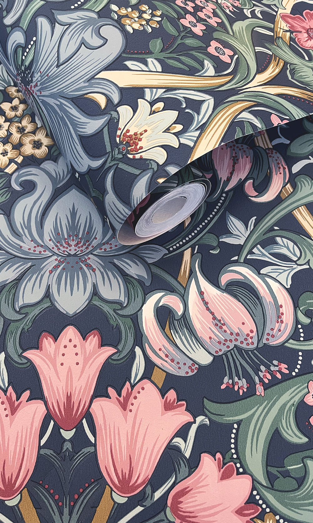 Navy Blush Elegant Floral Damask Wallpaper R9638
