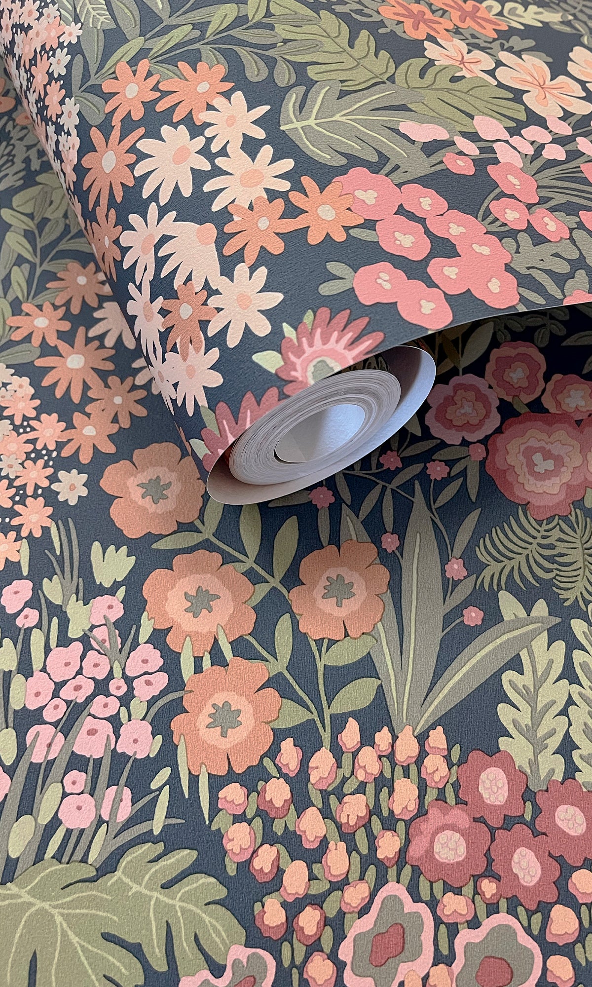 Navy Multi Bloomfield Ditsy Floral Wallpaper R9645 – Walls Republic US