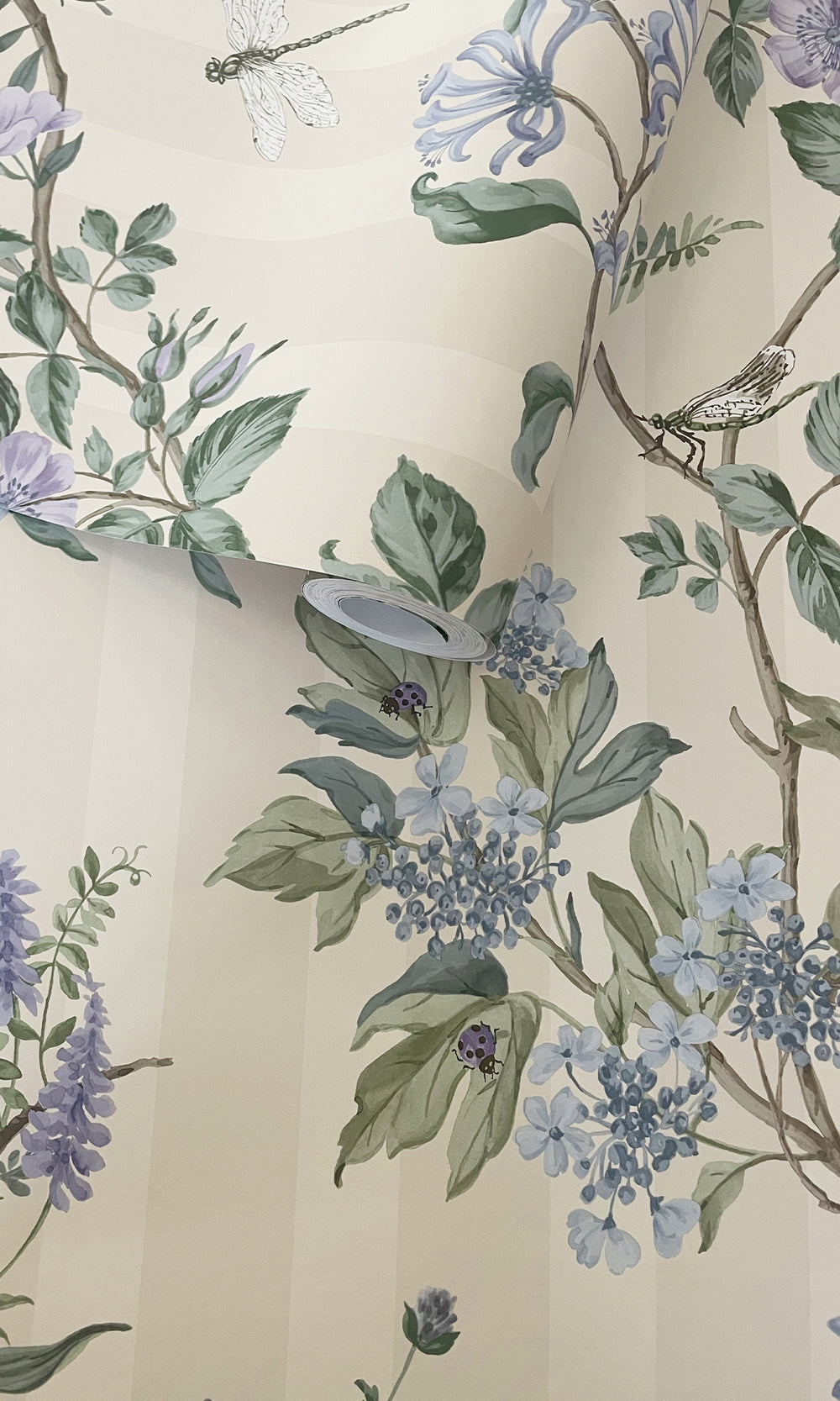 Neutral Blue Spring Meadow Floral Trail Wallpaper R9649
