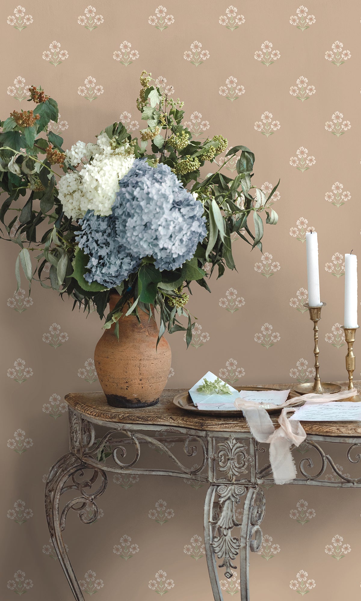 Plaster Timeless Bloom Floral Wallpaper R9671