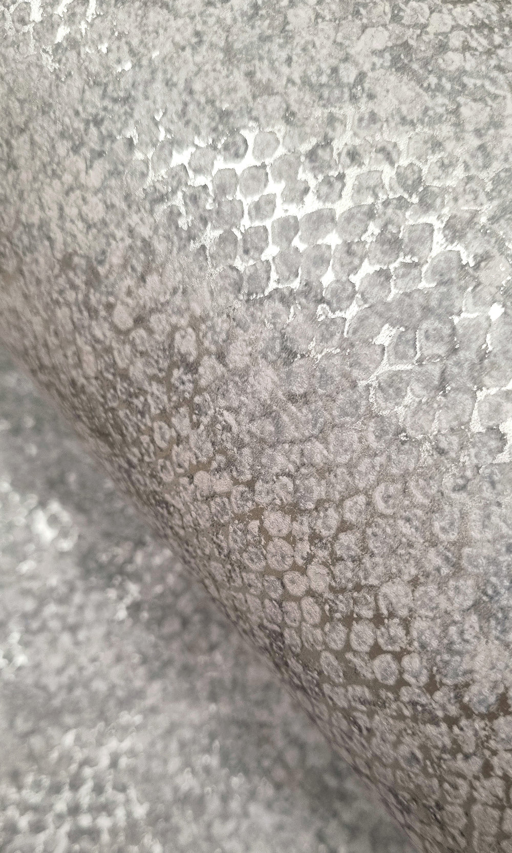 Grey Serpent Luxe Textured Wallpaper R9681