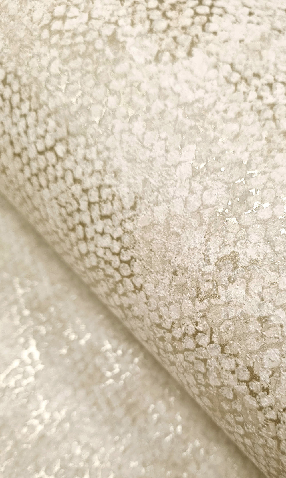 Dove Serpent Luxe Textured Wallpaper R9682