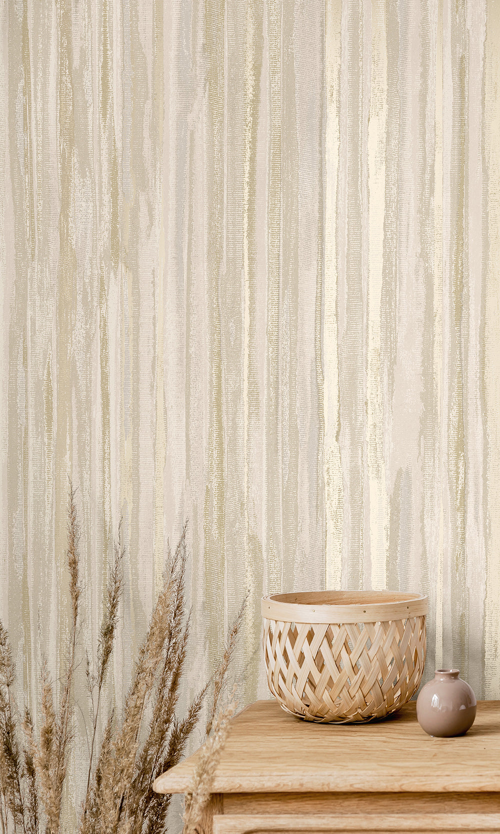 Cream Striking Textured Striped Wallpaper R9717