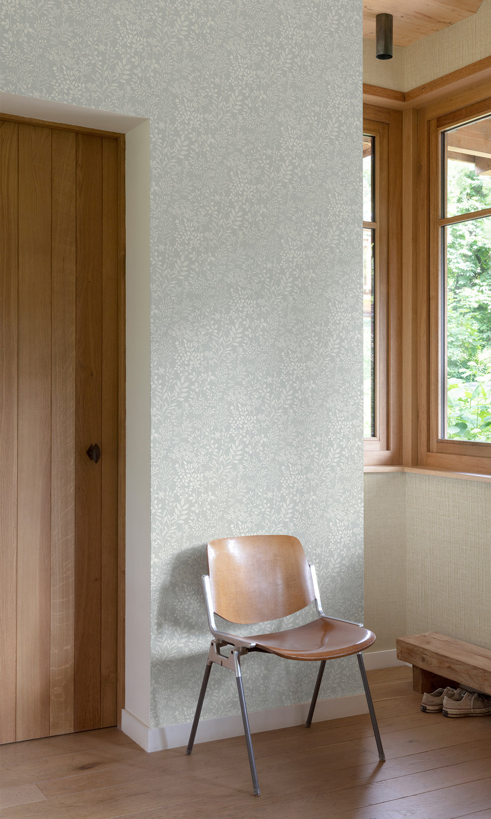 Pumice Leaf Motif Wallpaper R9720