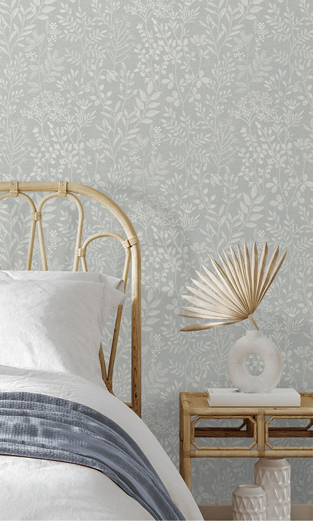 Pumice Leaf Motif Wallpaper R9720