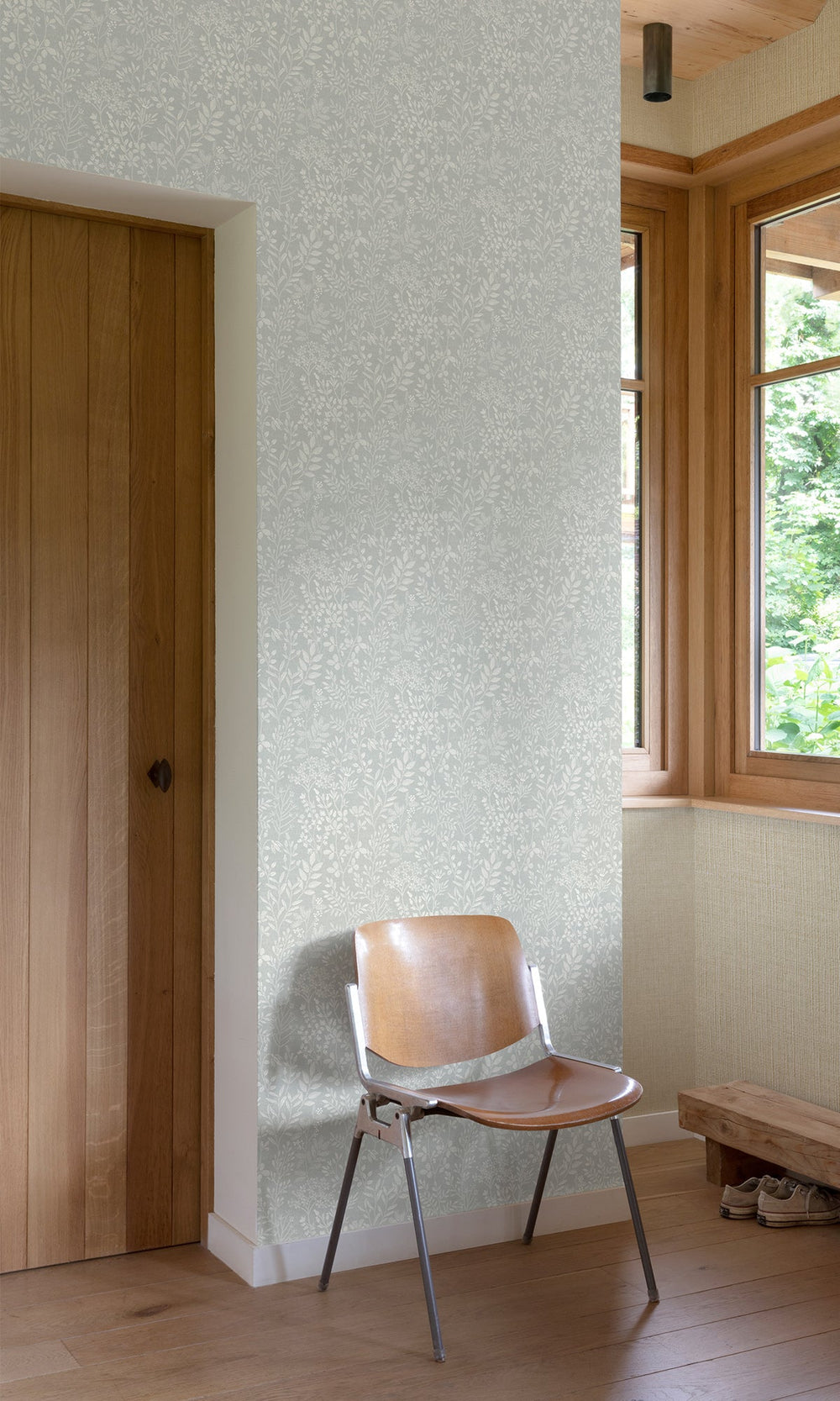 Pumice Leaf Motif Wallpaper R9720