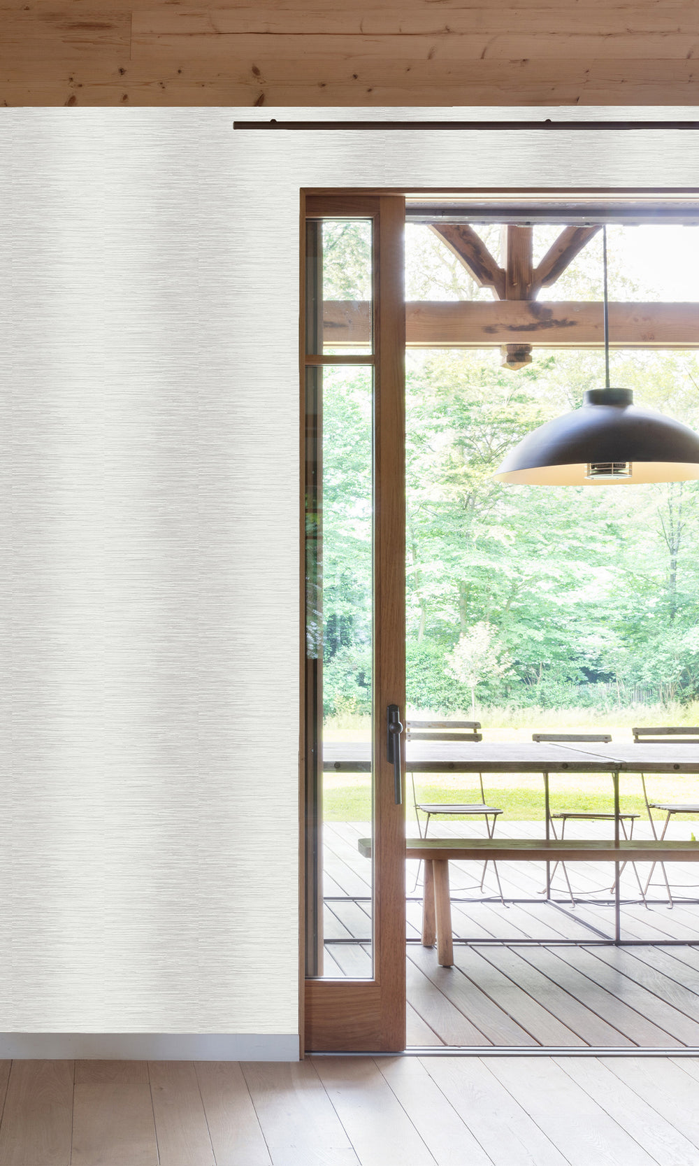 White Smoke Horizontal Candy Stripe Wallpaper R9806
