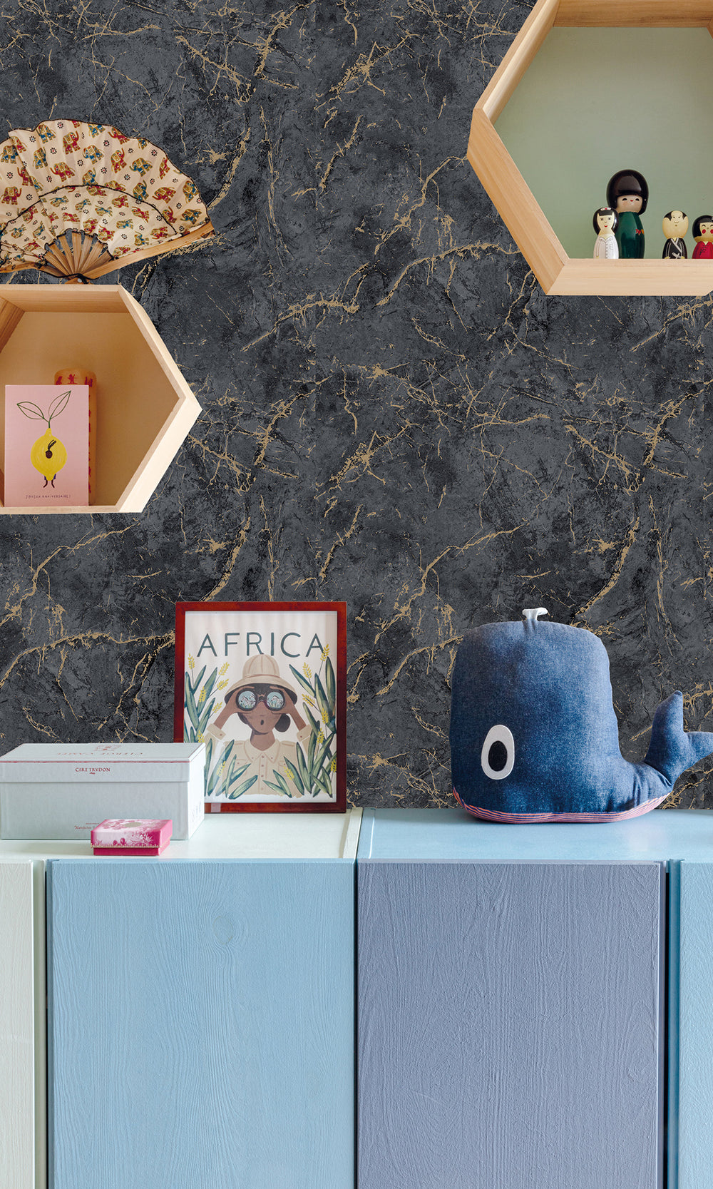 Charcoal Grey Cracked Marble Wallpaper R9813