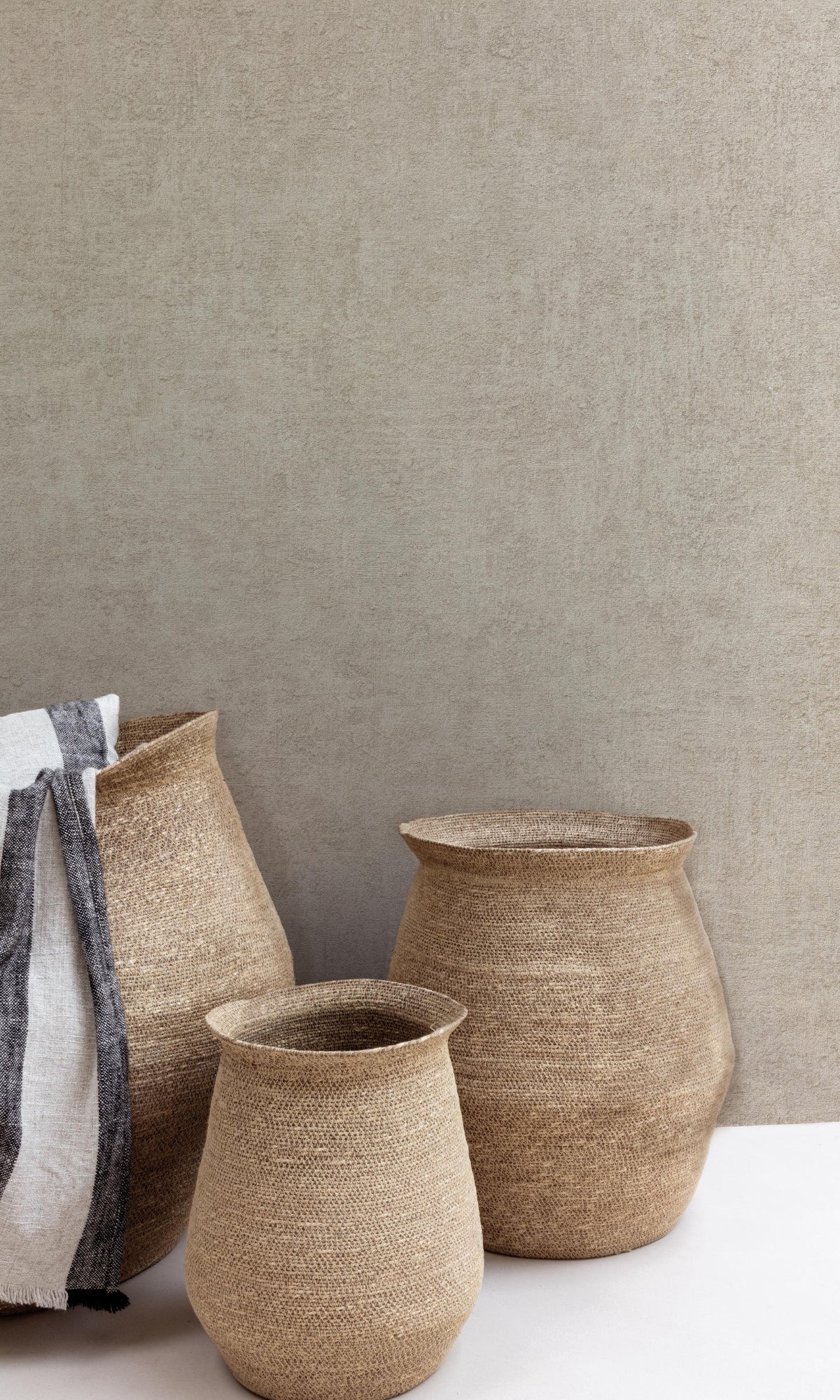Taupe Natural scratched Rock Plain Textured Wallpaper R9241
