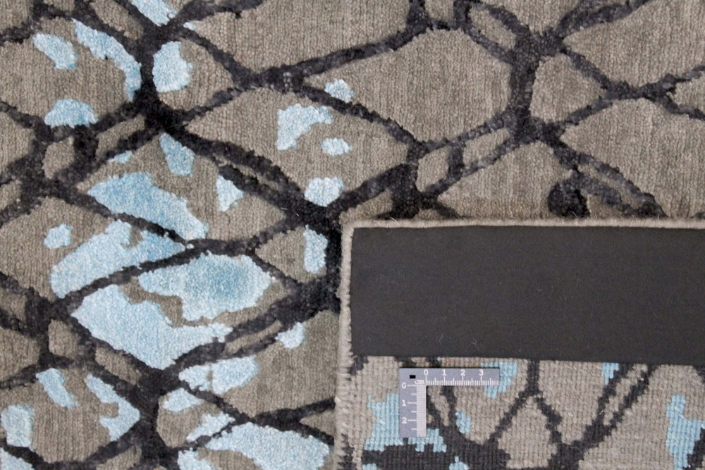 Senses Collection: Elegant Hand-Knotted Rugs from India in Timeless Patterns and Harmonious Colors200 cm x 300 cm