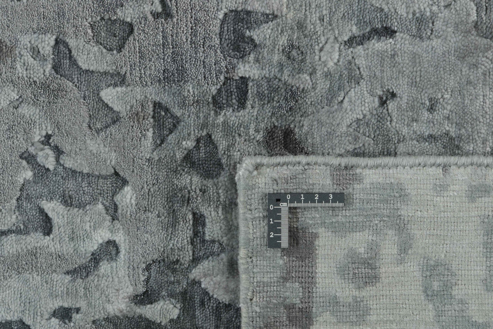 Senses Collection: Elegant Hand-Knotted Rugs from India in Timeless Patterns and Harmonious Colors200 cm x 300 cm