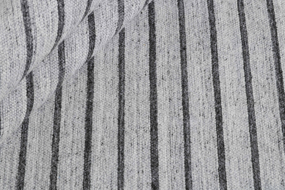 Walls Republic: Sophisticated Viscose Rugs Collection - Modern Elegance from India140 cm x 200 cm