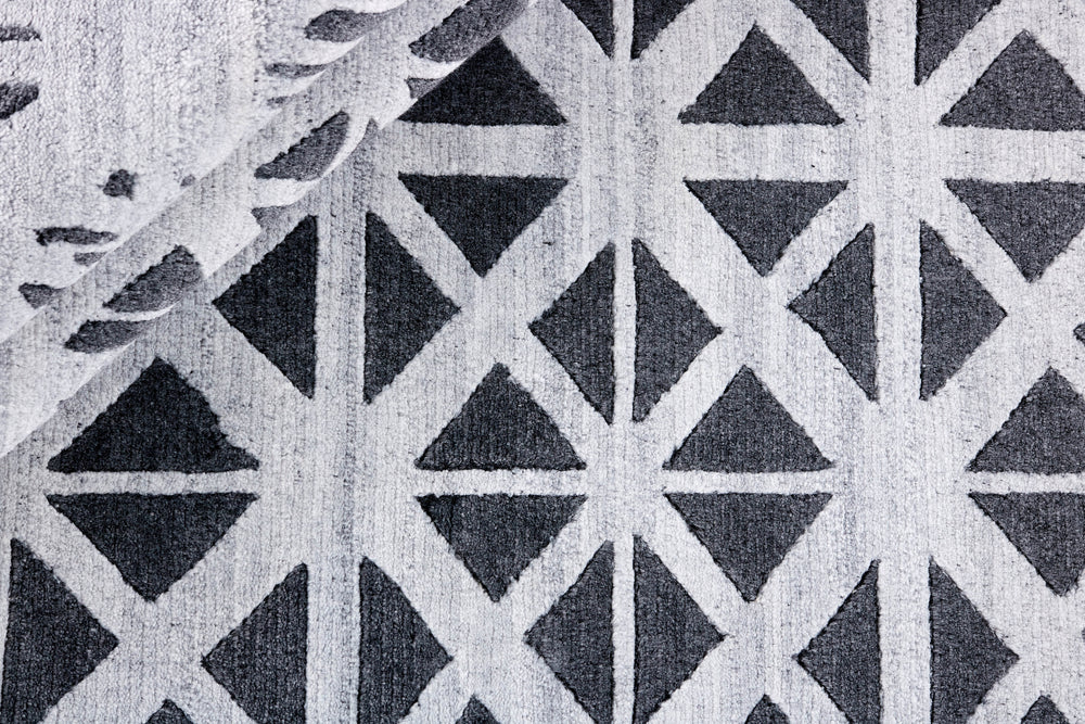 Shangri-La Collection: Hand-Knotted Rugs with Patterns Inspired by the Kunlun Mountains140 cm x 200 cm