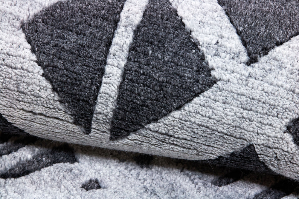 Shangri-La Collection: Hand-Knotted Rugs with Patterns Inspired by the Kunlun Mountains140 cm x 200 cm
