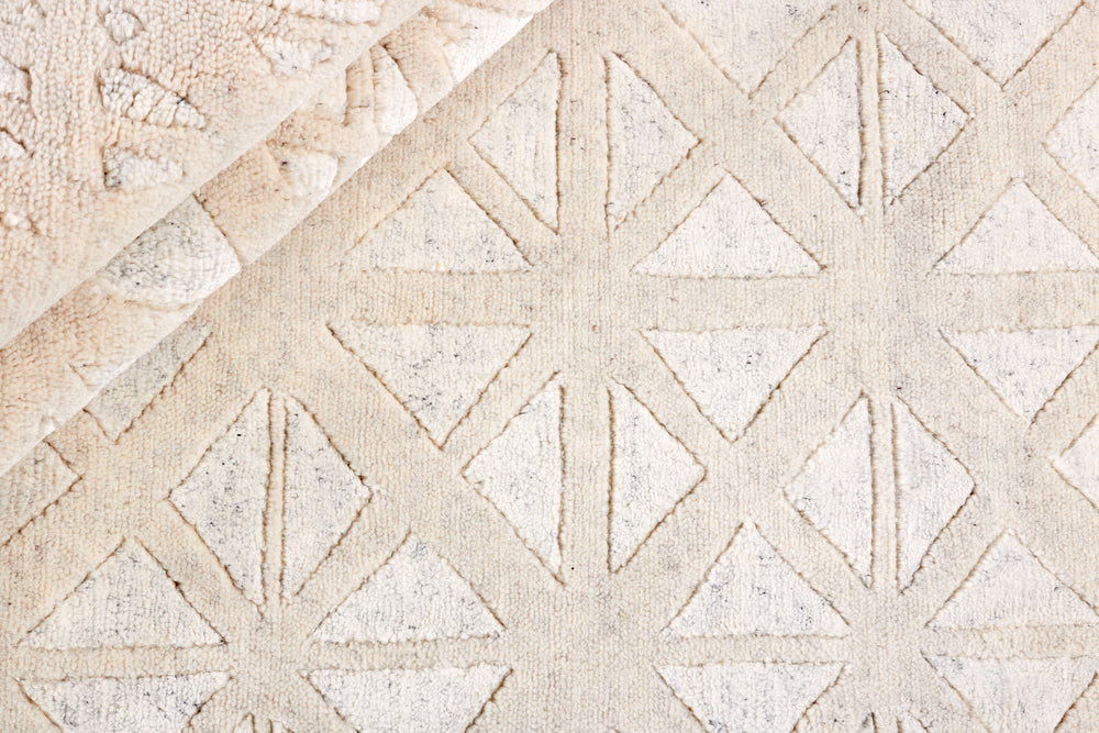 Shangri-La Collection: Hand-Knotted Rugs with Patterns Inspired by the Kunlun Mountains140 cm x 200 cm