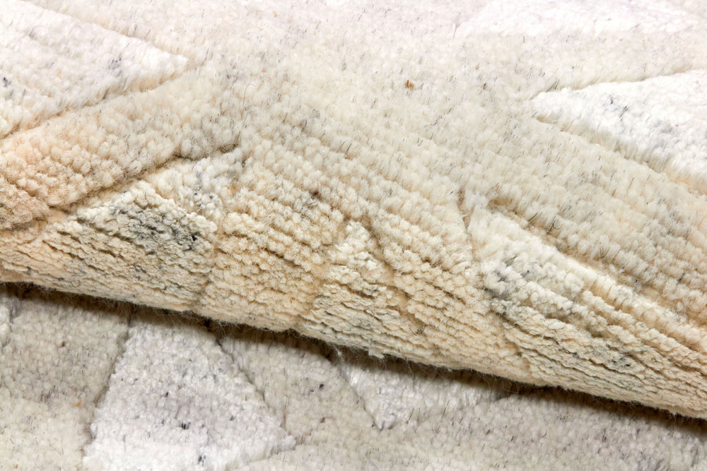 Shangri-La Collection: Hand-Knotted Rugs with Patterns Inspired by the Kunlun Mountains140 cm x 200 cm