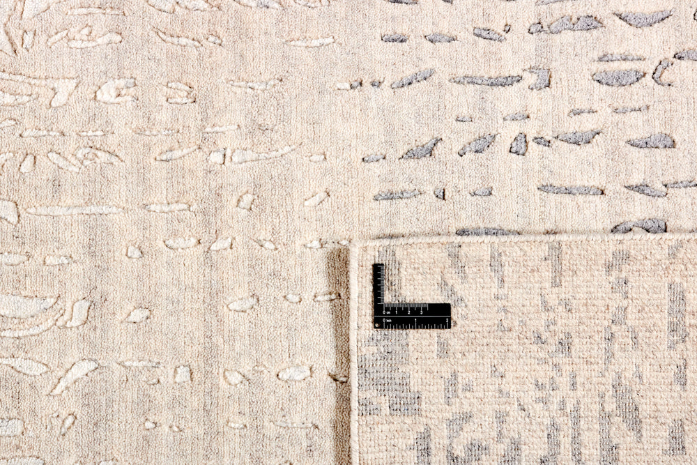 Shangri-La Collection: Hand-Knotted Rugs with Patterns Inspired by the Kunlun Mountains140 cm x 200 cm