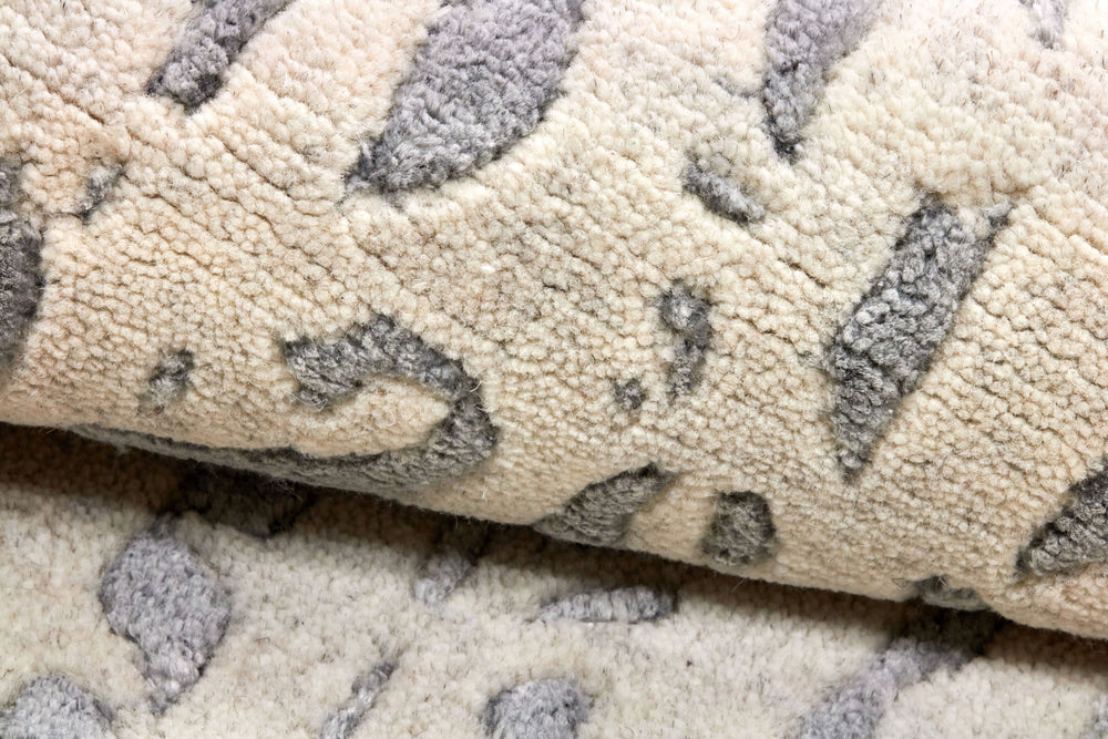 Shangri-La Collection: Hand-Knotted Rugs with Patterns Inspired by the Kunlun Mountains140 cm x 200 cm