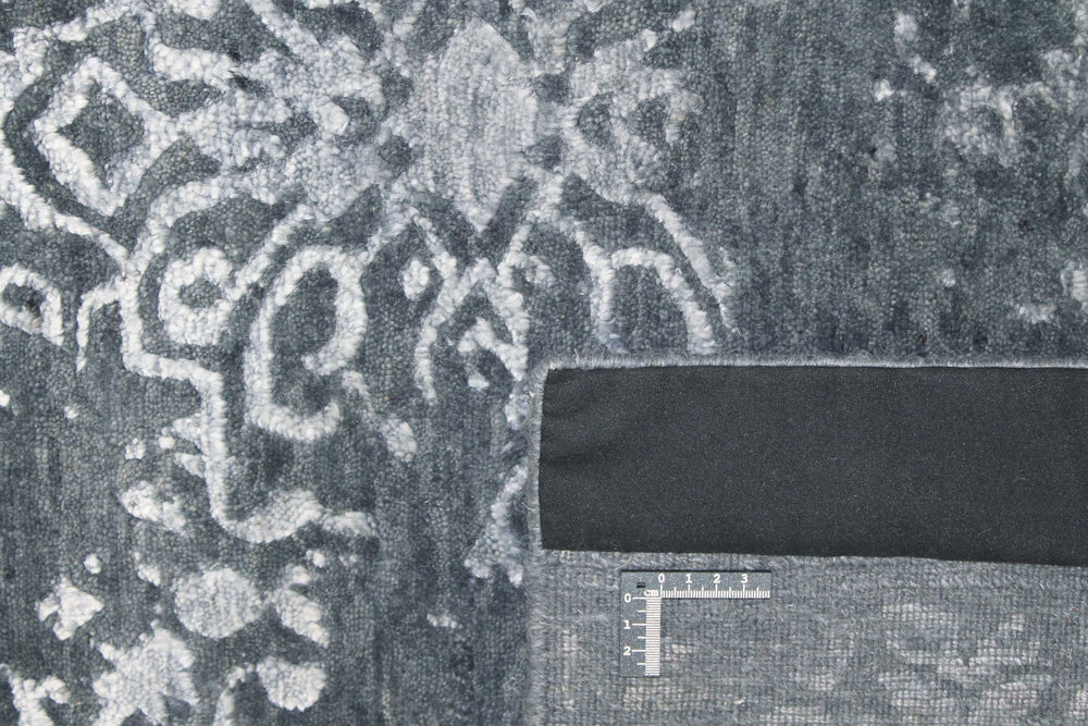 Senses Collection: Elegant Hand-Knotted Rugs from India in Timeless Patterns and Harmonious Colors60 cm x 90 cm
