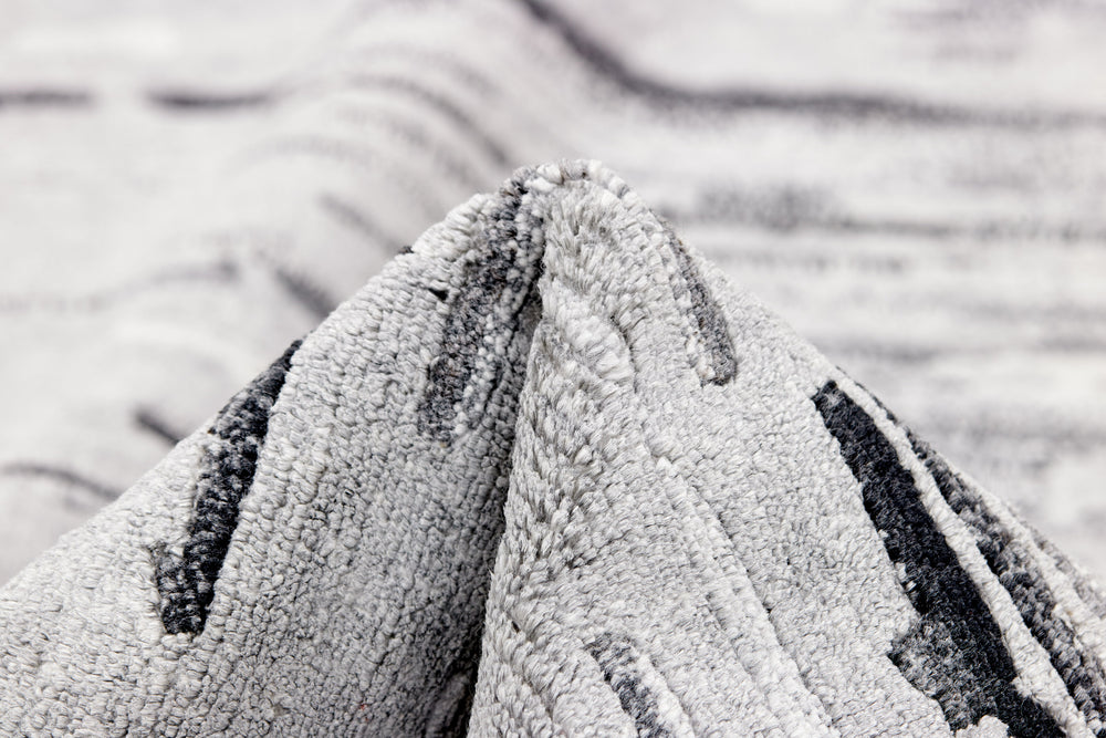 Shangri-La Collection: Hand-Knotted Rugs with Patterns Inspired by the Kunlun Mountains60 cm x 90 cm