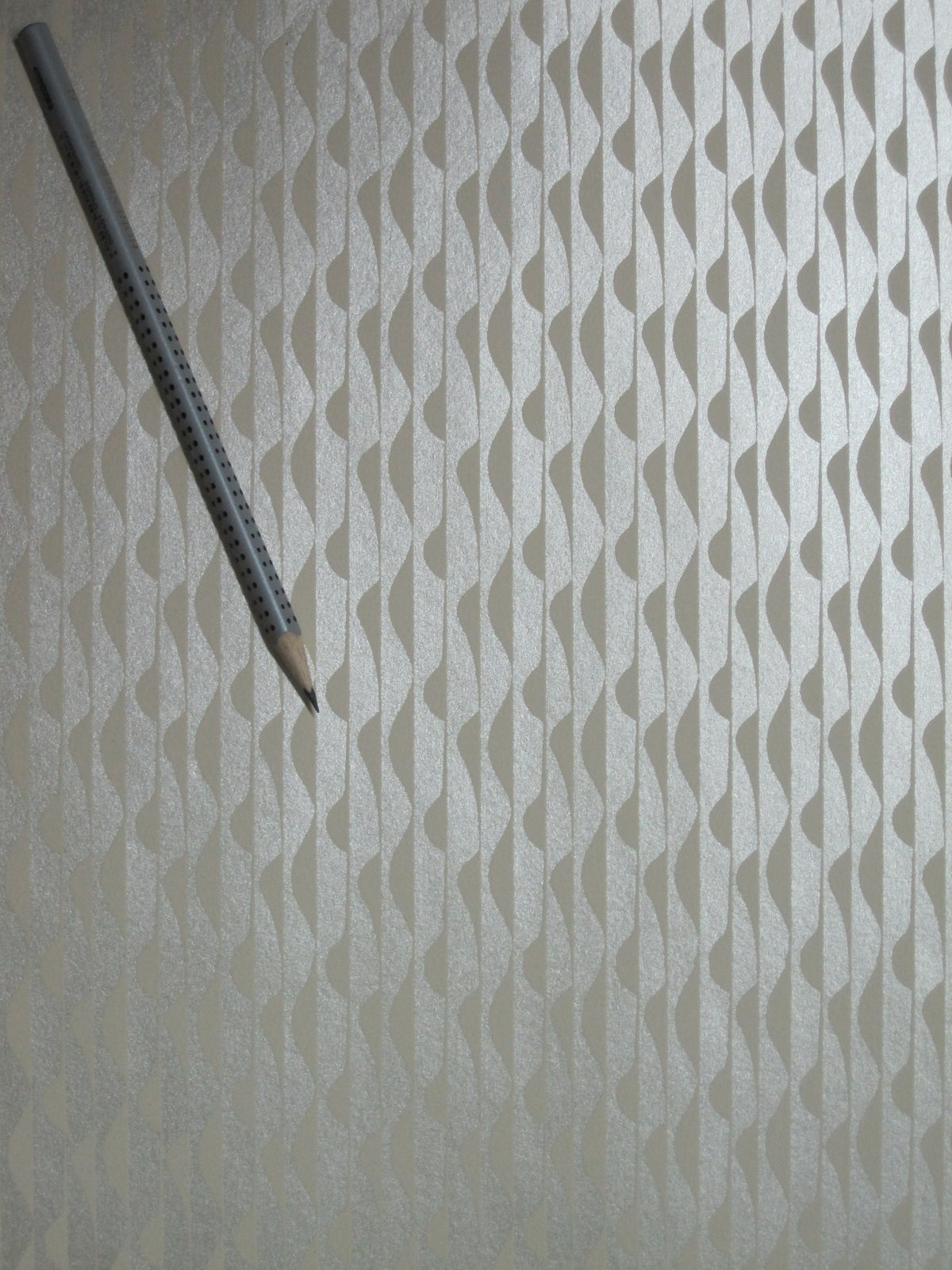 Light Gold Lustrous Wave R3604